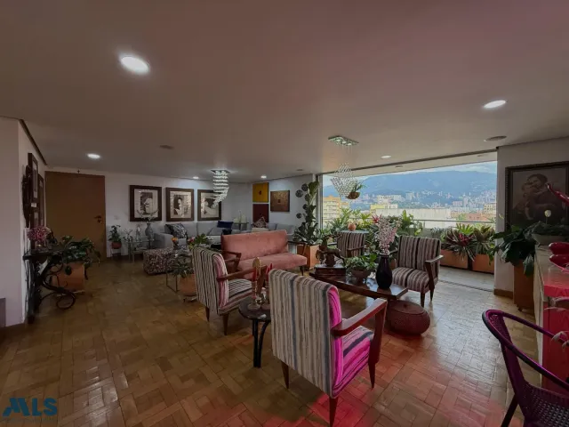 Apartamento en Medellín en Laureles