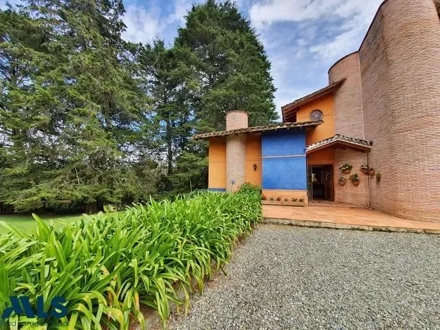 Casa en Envigado en Alto de las Palmas