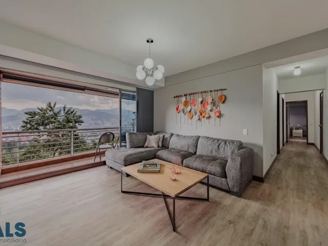 Apartamento en Envigado en Loma del Escobero
