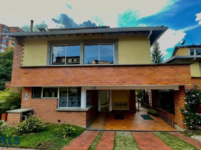 Casa en Envigado en El Esmeraldal