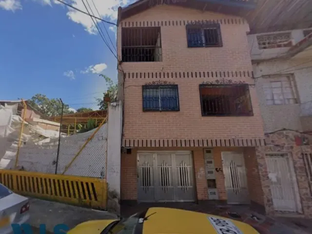Casa en Medellín en La Candelaria