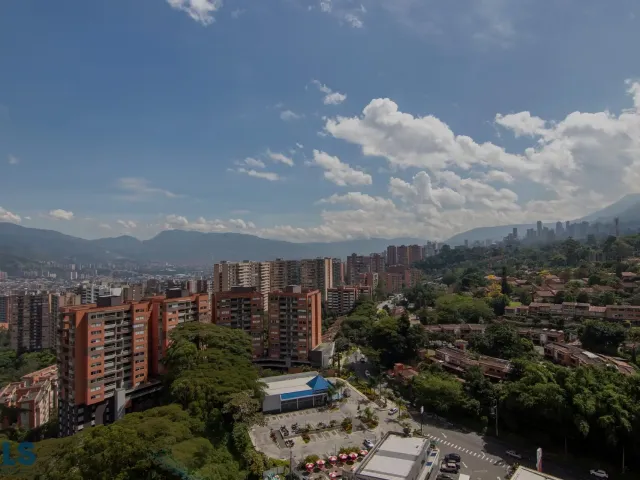 Apartamento en Envigado en Loma del Escobero