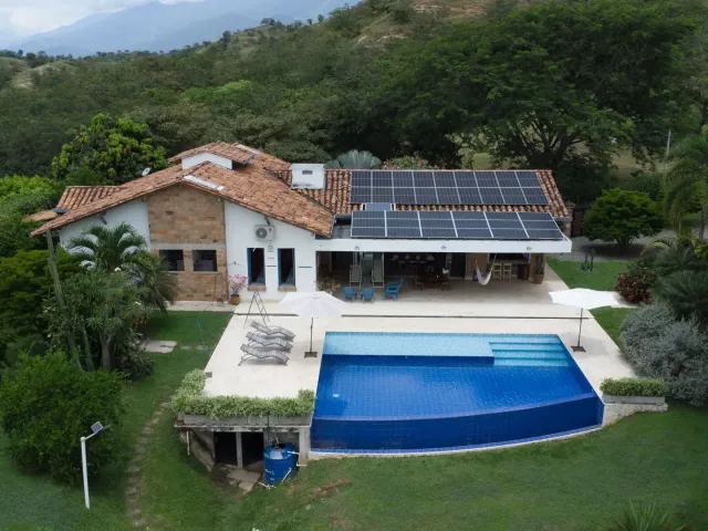 Tropical Sanctuary: A Private Family Retreat in Sopetrán