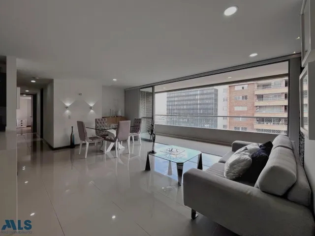 Apartamento en Medellín en Ciudad del Rio