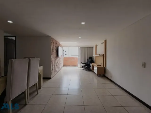 Apartamento en Medellín en Los Colores