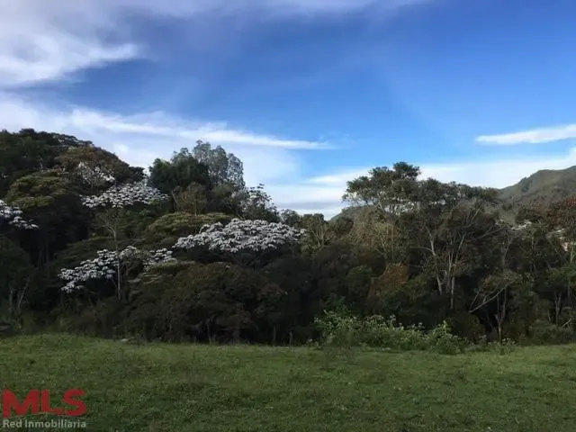 Lote Residencial en El Retiro en Retiro Campestre