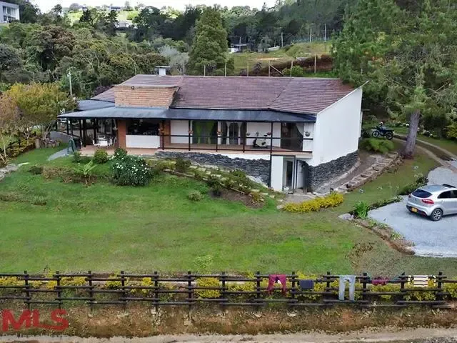Casa en Envigado en Alto de las Palmas