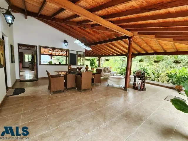 Casa en Envigado en El Esmeraldal