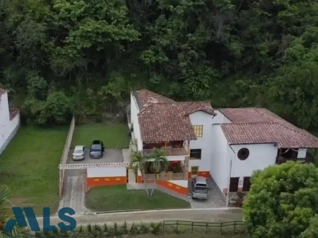 Casa en Tarso en Cauca Viejo