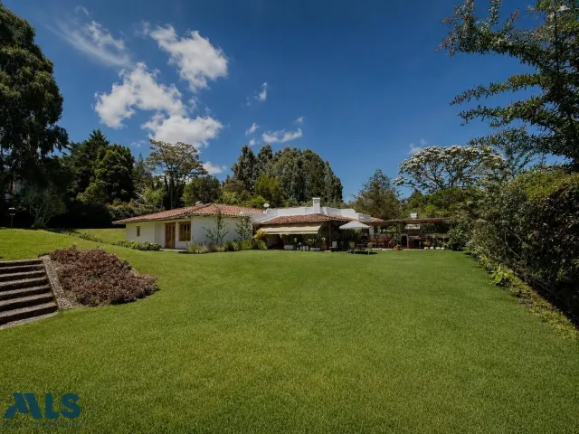 Casa en Envigado en Alto de las Palmas