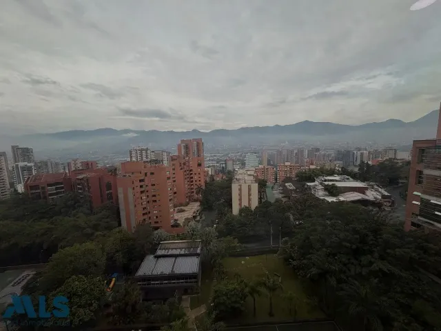 Oficina en Medellín en Las Palmas