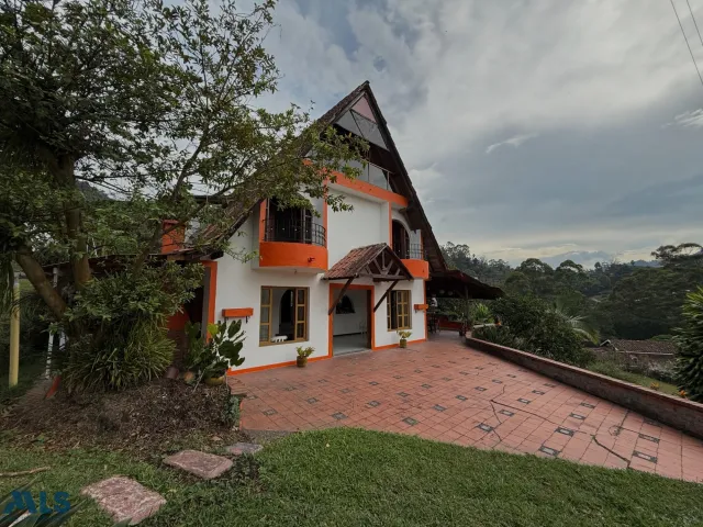 Casa en La Estrella en Sector Variante a Caldas