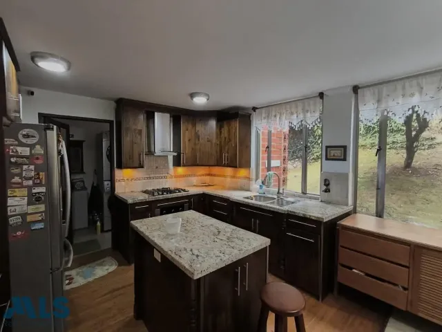 Casa en Sabaneta en Las Lomitas