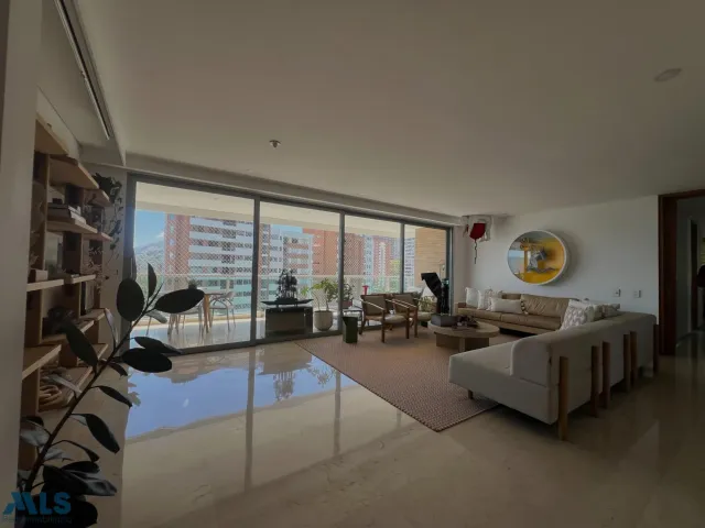 Apartamento en Medellín en El Tesoro