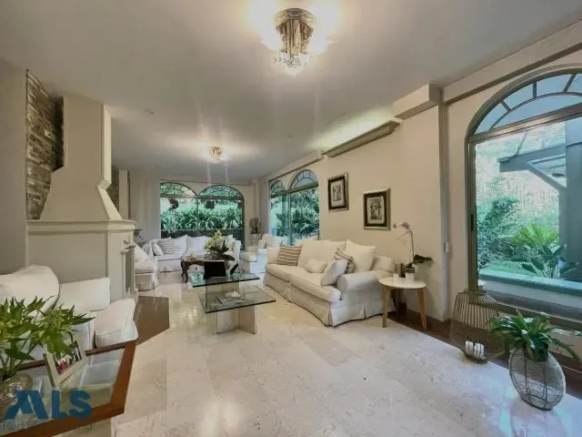 Casa en Medellín en Las Palmas