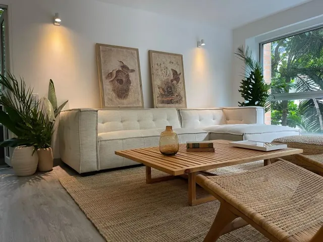 Newly Remodeled Luxury Apartment in El Poblado with Prime Location and Modern Finishes