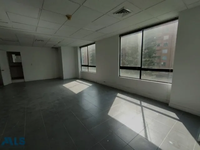 Oficina en Medellín en La Aguacatala