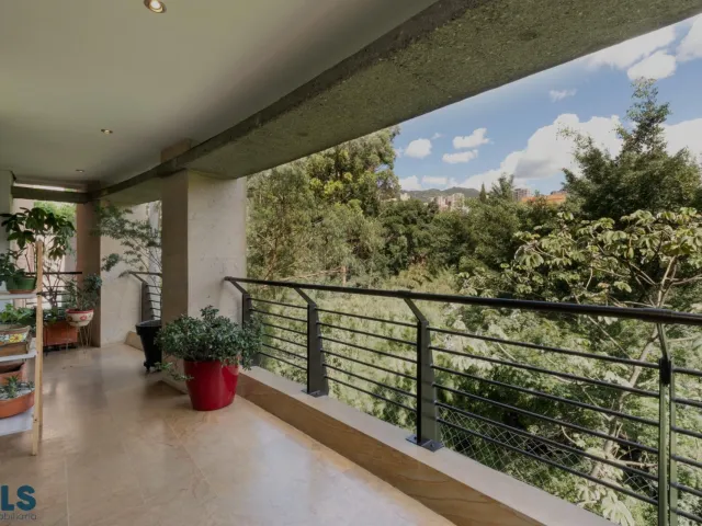 Apartamento en Medellín en Las Lomas Nº 1