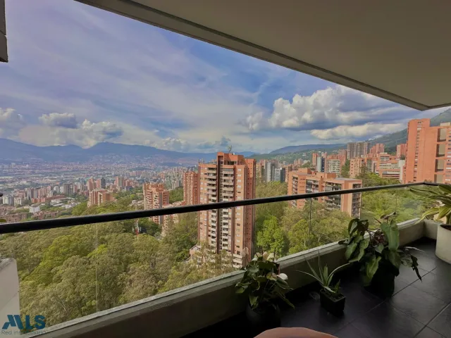 Apartamento en Medellín en El Tesoro