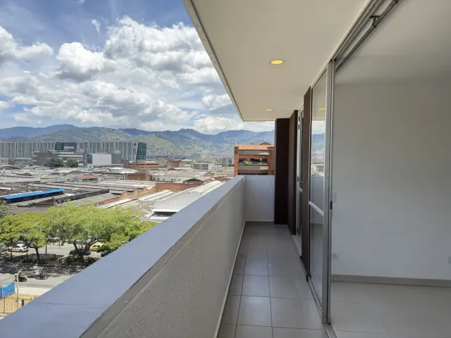 Apartment for Sale in San Diego, El Poblado | 57 sq m with Balcony & City View