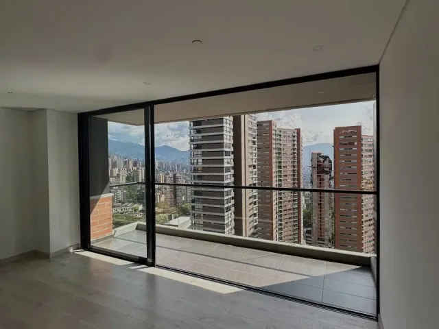 Apartamento en Medellín en Altos del Poblado