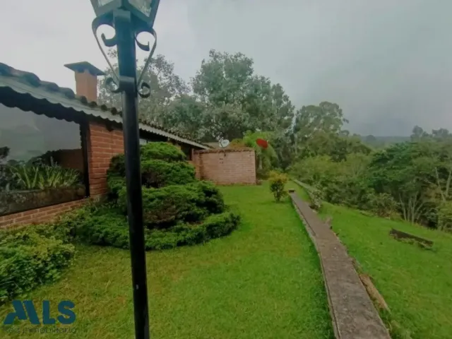 Casa en Envigado en Alto de las Palmas