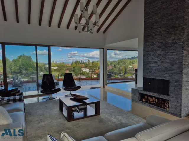 Casa en Envigado en Alto del escobero (Envigado)
