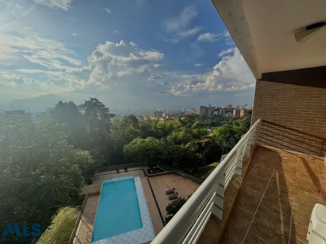 Apartamento en Envigado en Loma del Escobero