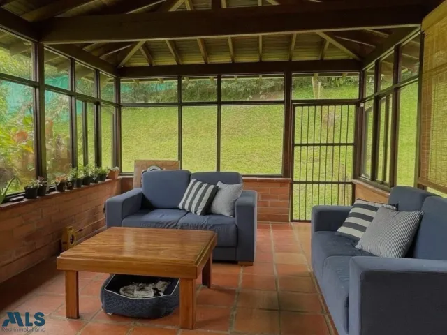 Casa en Sabaneta en Alto de Las Flores