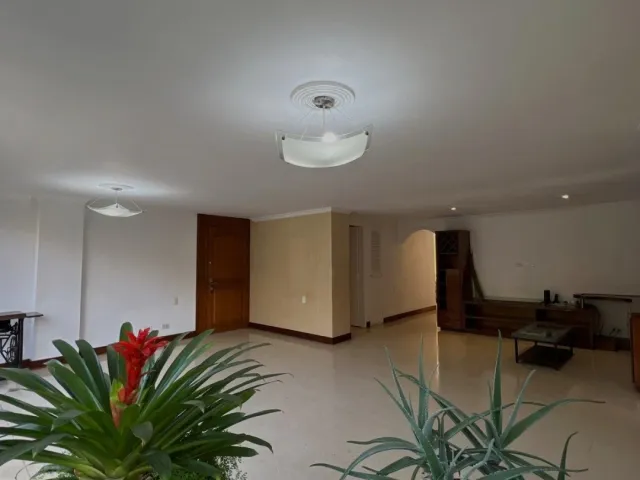 Apartamento en Medellín en Laureles