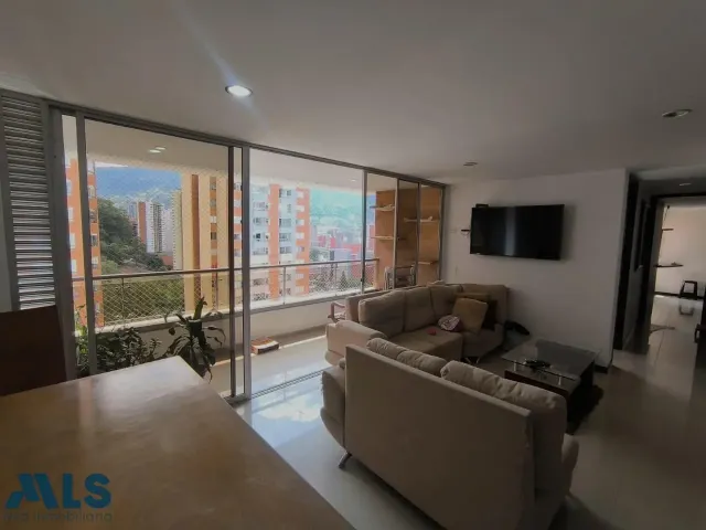 Apartamento en Sabaneta en Las Lomitas