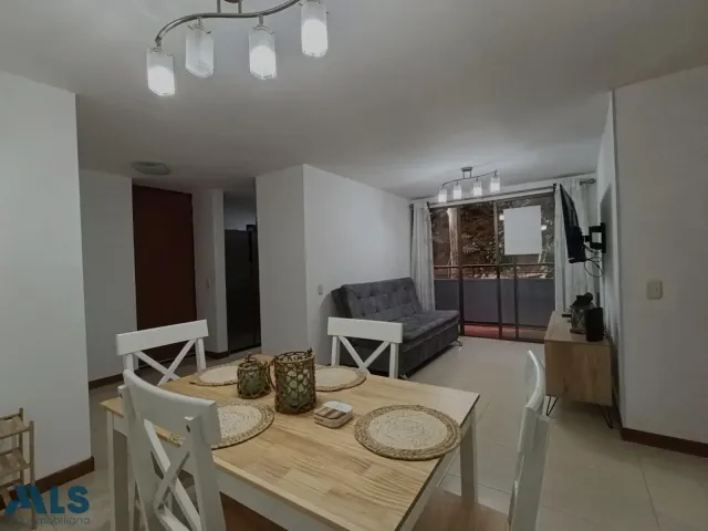 Apartamento en Medellín en Loma de Los Bernal