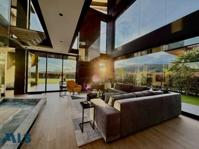 Casa en Envigado en Alto de las Palmas