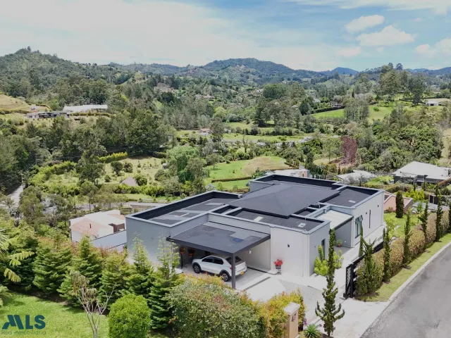Casa en El Retiro en Pantanillo