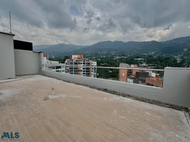 Apartamento en Envigado en Loma de los Mesa