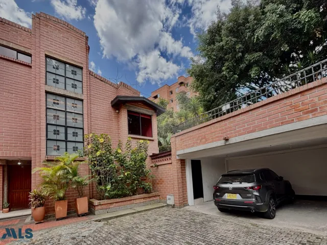 Casa en Medellín en Los Naranjos