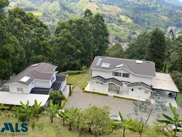 Casa en La Estrella en Sector Variante a Caldas