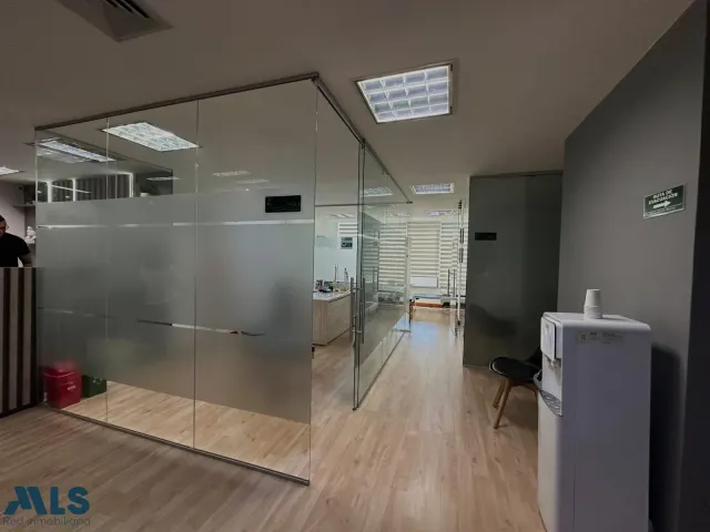 Oficina en Medellín en Milla de oro