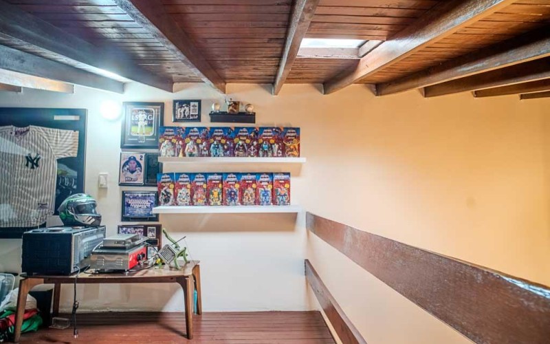 Charming Classic-Style Apartment for Sale in El Portal, Envigado – Prime Location Near Viva Envigado