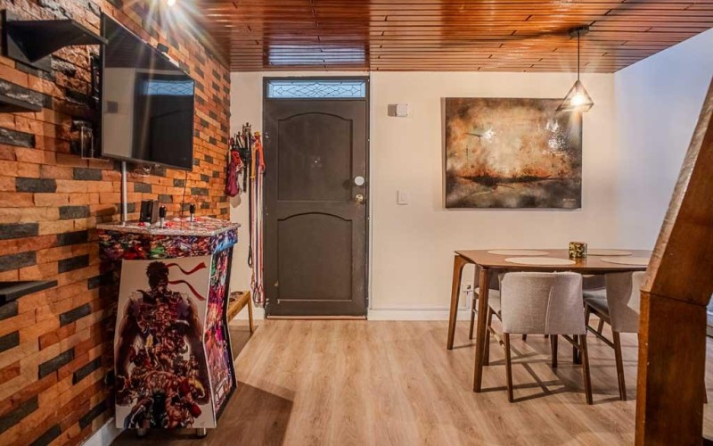 Charming Classic-Style Apartment for Sale in El Portal, Envigado – Prime Location Near Viva Envigado