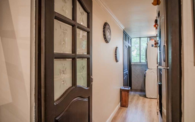 Charming Classic-Style Apartment for Sale in El Portal, Envigado – Prime Location Near Viva Envigado