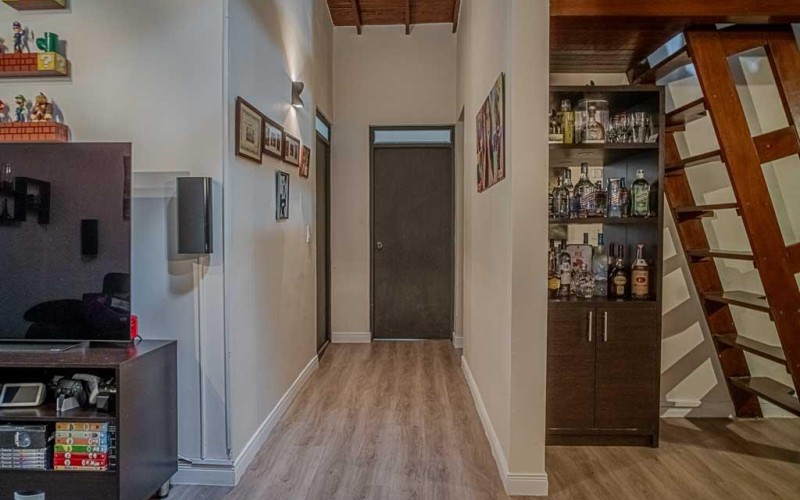 Charming Classic-Style Apartment for Sale in El Portal, Envigado – Prime Location Near Viva Envigado