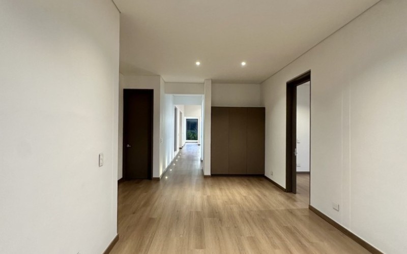 Luxury Home with 1,876 m² Lot in El Retiro – Tranquil Living Awaits