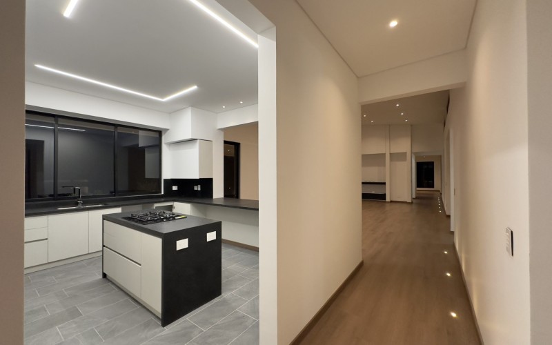 Luxury Home with 1,876 m² Lot in El Retiro – Tranquil Living Awaits