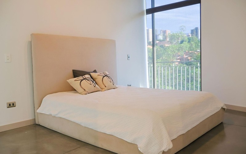 Newly Renovated and Furnished Apartment in El Poblado Provenza – Move-In Ready!