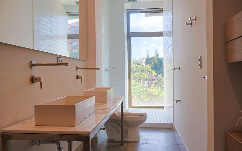Newly Renovated and Furnished Apartment in El Poblado Provenza – Move-In Ready!
