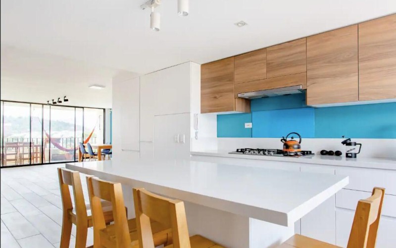 Fully Remodeled and Furnished Apartment with Private Balcony and Modern Amenities in Laureles