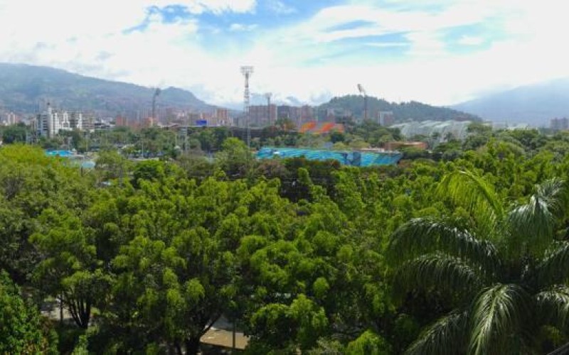Fully Remodeled and Furnished Apartment with Private Balcony and Modern Amenities in Laureles