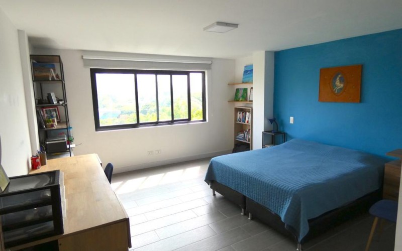 Fully Remodeled and Furnished Apartment with Private Balcony and Modern Amenities in Laureles