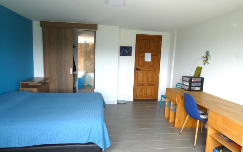 Fully Remodeled and Furnished Apartment with Private Balcony and Modern Amenities in Laureles